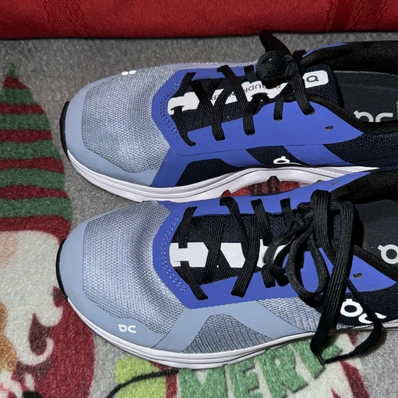 Ladies cloud runner blue sneakers size 8 perfect shape dress engineering. - Picture 2 of 11